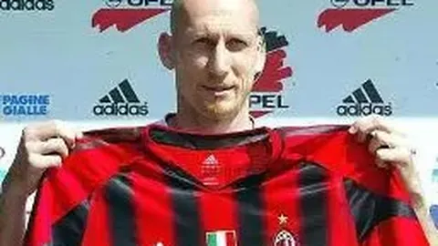 印尼半场战报：澳大利亚射进3球，印尼控球率超六成