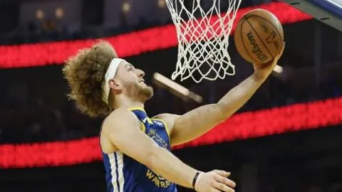 前田大然：每日奋斗铸就进球佳绩，永不满足现状追求卓越